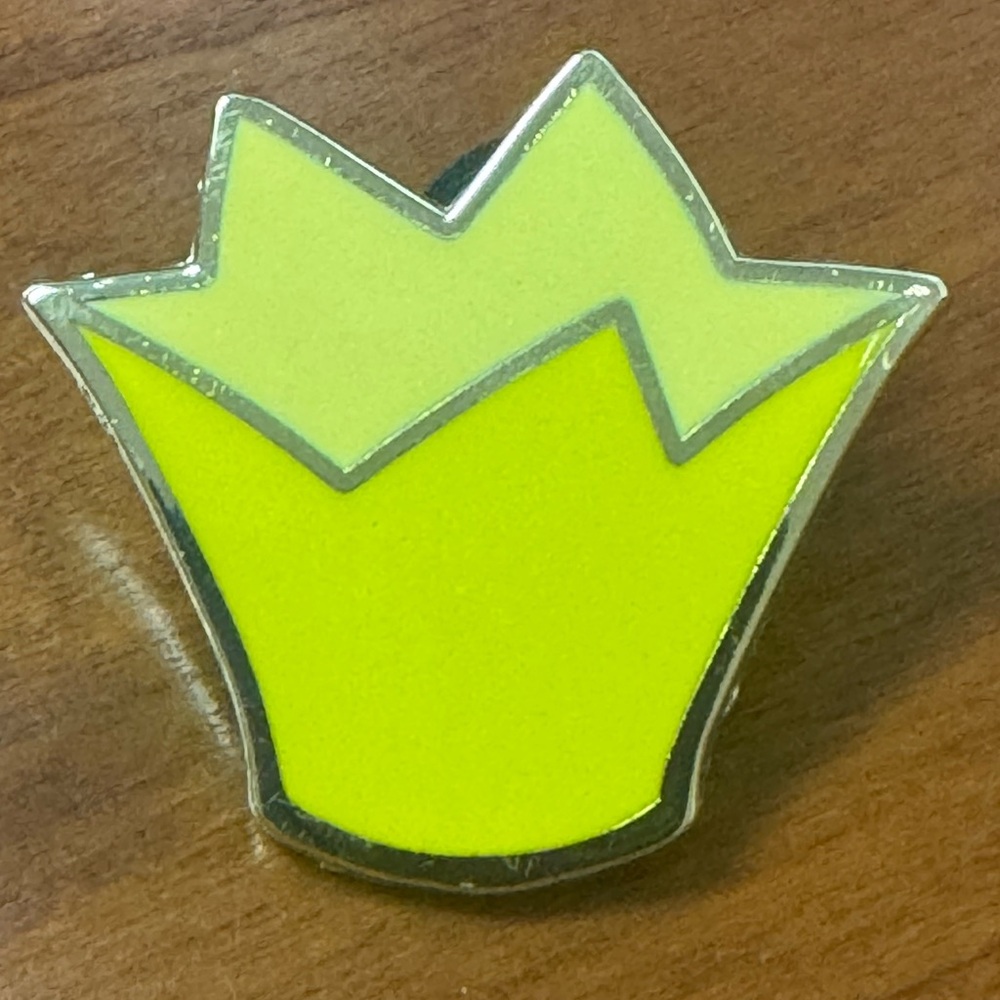 5/$25‎ Disney Alice in Wonderland Queen of Hearts Crown Pin